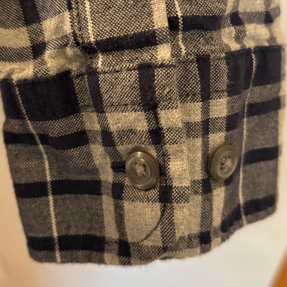 🤯 Goodthreads Plaid Button‑Down – Navy + Gray + White (Size Large) - Picture 3 of 8